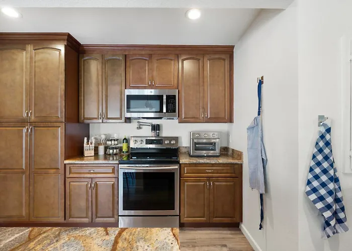 Encanto - 1 Mile To Asu Downtown, Hot Tub, Dogs Ok Holiday home Tempe